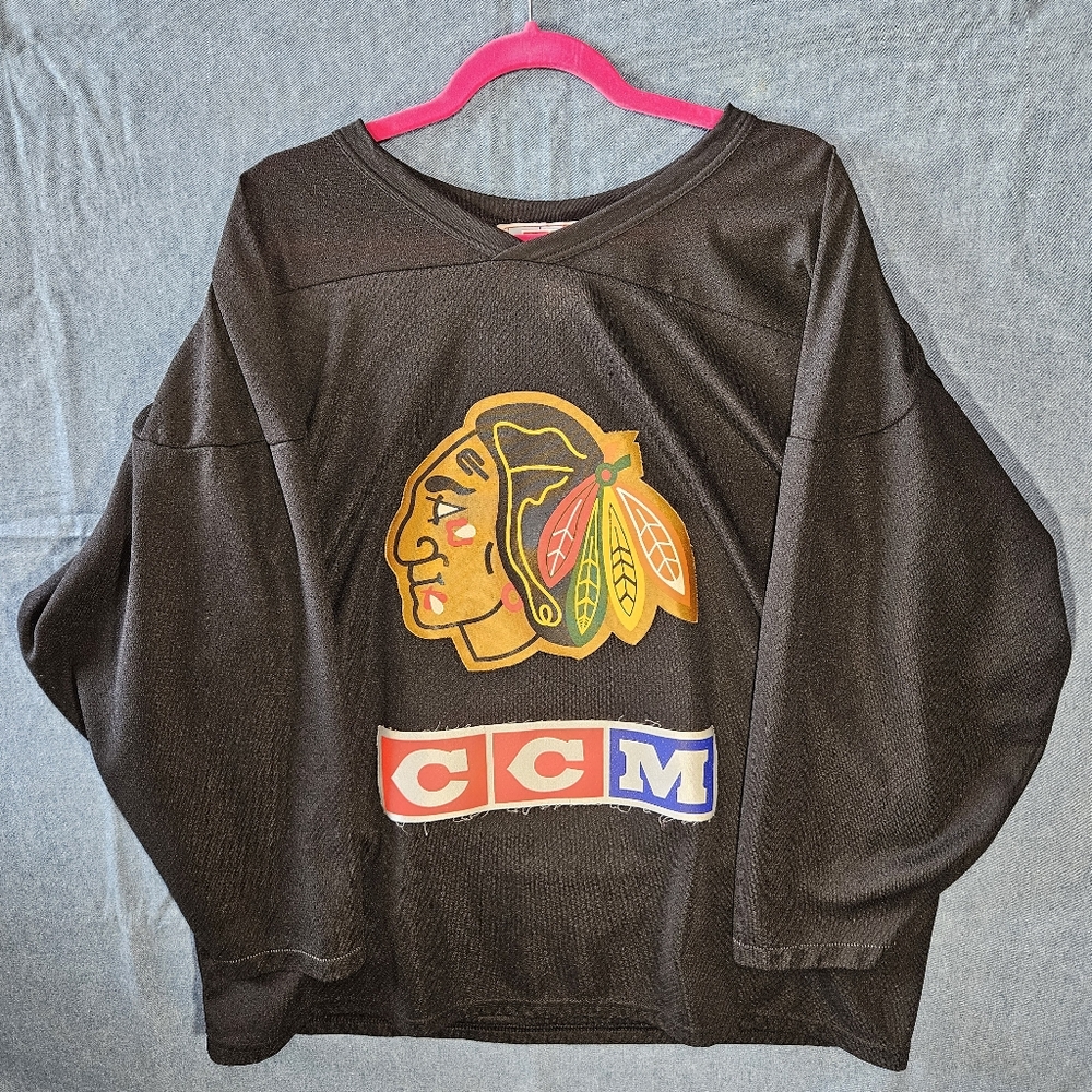 VTG 90s CCM Chicago Blackhawks NHL Hockey Jersey Air-Knit Made in Canada XL